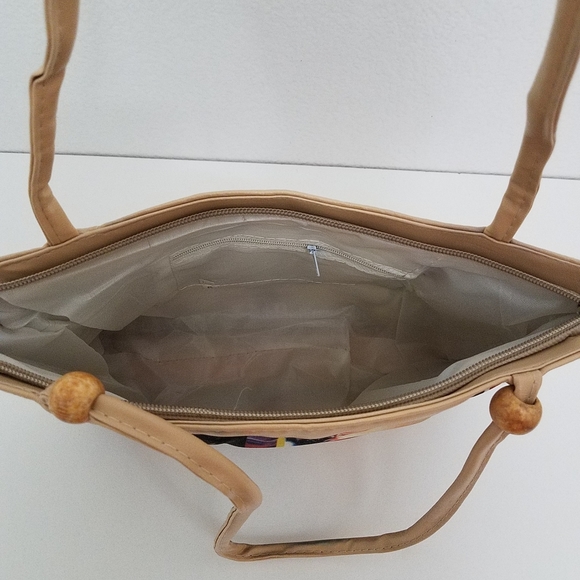 FREE w/$20 Purchase Fashion Printed Medium Bag #6 - Picture 7 of 10